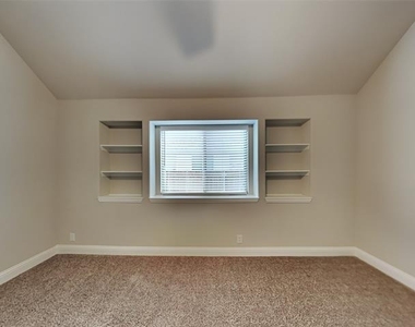 5211 Pentridge Drive - Photo Thumbnail 10