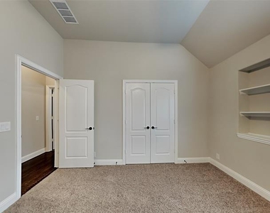 5211 Pentridge Drive - Photo Thumbnail 9
