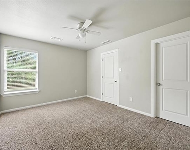 910-914 N Throckmorton - Photo Thumbnail 9