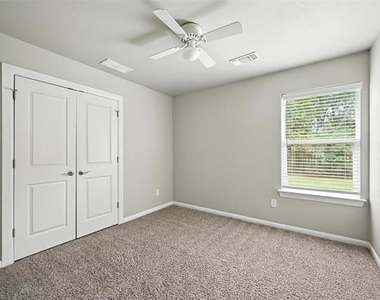 910-914 N Throckmorton - Photo Thumbnail 8