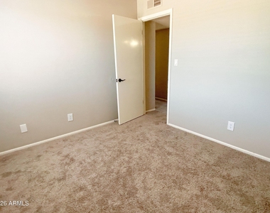 2243 W Mcrae Way - Photo Thumbnail 17