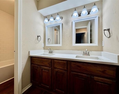 3205 Bryan Street - Photo Thumbnail 12