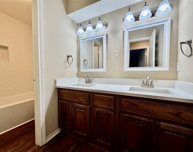 3205 Bryan Street - Photo Thumbnail 24