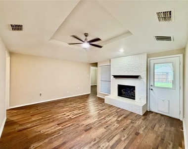 3205 Bryan Street - Photo Thumbnail 7