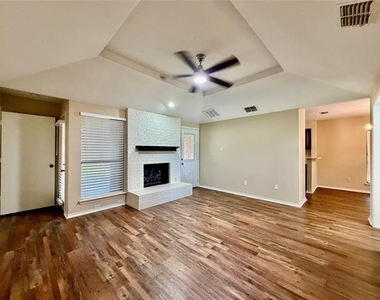 3205 Bryan Street - Photo Thumbnail 6