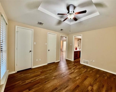 3205 Bryan Street - Photo Thumbnail 10