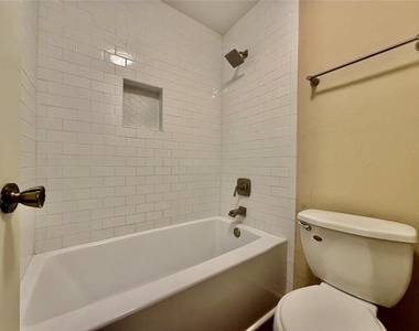 3205 Bryan Street - Photo Thumbnail 16