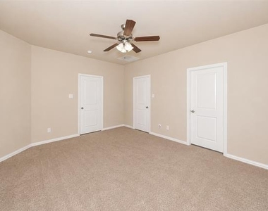 356 Emerald Creek Drive - Photo Thumbnail 10