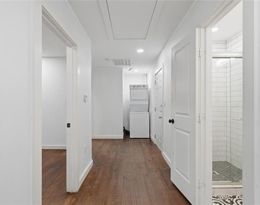1831 Alabama Avenue - Photo Thumbnail 8