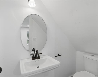 1831 Alabama Avenue - Photo Thumbnail 6