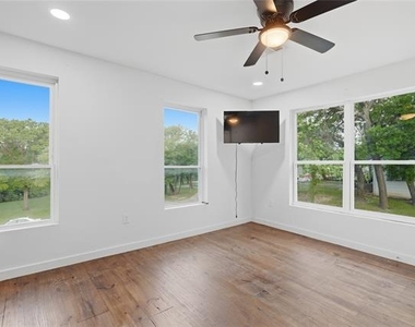 1831 Alabama Avenue - Photo Thumbnail 9