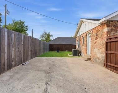 1831 Alabama Avenue - Photo Thumbnail 14