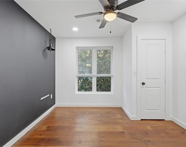 1831 Alabama Avenue - Photo Thumbnail 10