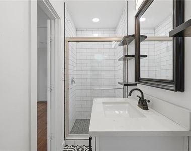 1831 Alabama Avenue - Photo Thumbnail 11