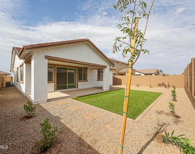 14752 W Smoketree Drive - Photo Thumbnail 16
