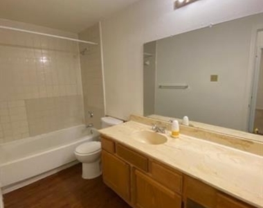 7126 Holly Hill Drive - Photo Thumbnail 5