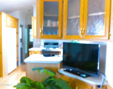 719 Emerald Drive - Photo Thumbnail 6