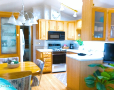 719 Emerald Drive - Photo Thumbnail 7