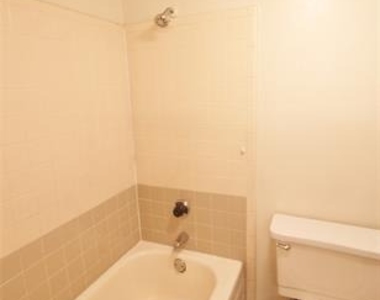 405 Pogue Street - Photo Thumbnail 9