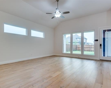 8452 Tripoli Trail - Photo Thumbnail 15