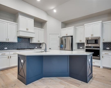8452 Tripoli Trail - Photo Thumbnail 14