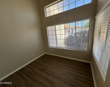 11322 W Alice Avenue - Photo Thumbnail 9