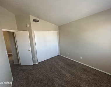 11322 W Alice Avenue - Photo Thumbnail 30