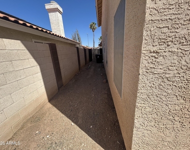 11322 W Alice Avenue - Photo Thumbnail 39