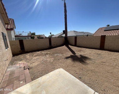 11322 W Alice Avenue - Photo Thumbnail 38