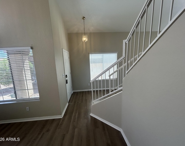 11322 W Alice Avenue - Photo Thumbnail 4