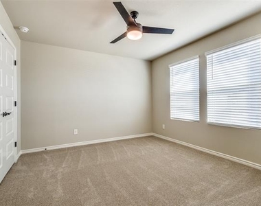 1933 Woodlawn Way - Photo Thumbnail 7