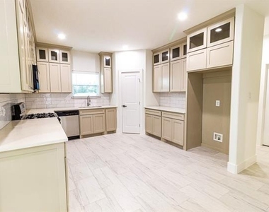 536 Highview Court - Photo Thumbnail 5