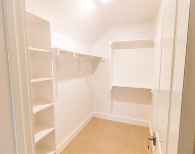 536 Highview Court - Photo Thumbnail 15