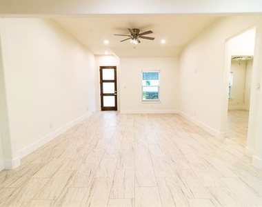 536 Highview Court - Photo Thumbnail 2