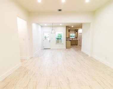 536 Highview Court - Photo Thumbnail 4