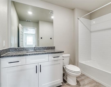 1841 Woodlawn Way - Photo Thumbnail 12