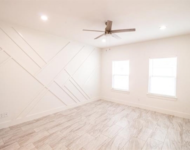 540 Highview Court - Photo Thumbnail 5