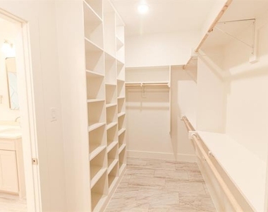 540 Highview Court - Photo Thumbnail 10