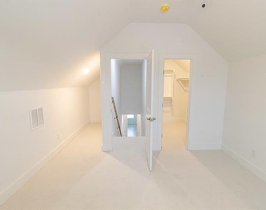 540 Highview Court - Photo Thumbnail 22