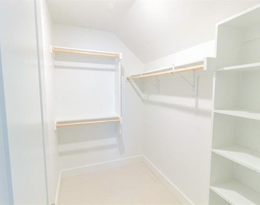 540 Highview Court - Photo Thumbnail 21