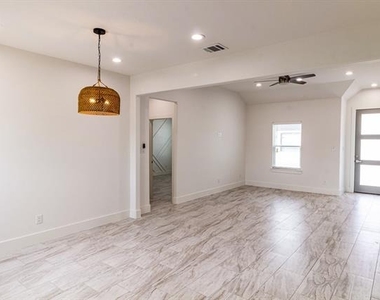 540 Highview Court - Photo Thumbnail 3