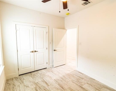 540 Highview Court - Photo Thumbnail 15