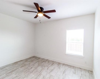 540 Highview Court - Photo Thumbnail 17