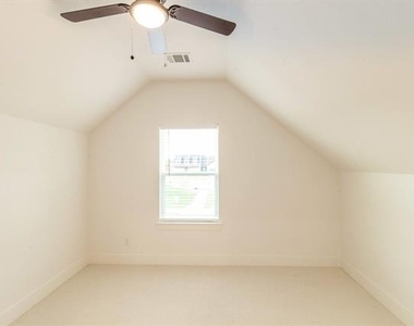 540 Highview Court - Photo Thumbnail 20