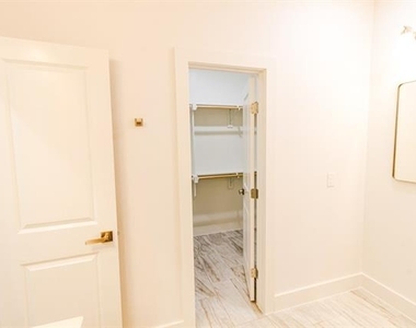 540 Highview Court - Photo Thumbnail 8