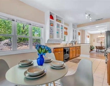 4303 Vandelia Street - Photo Thumbnail 8