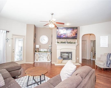 5009 Cassidy Lane - Photo Thumbnail 8