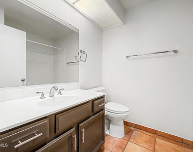 8689 E Roosevelt Circle - Photo Thumbnail 23