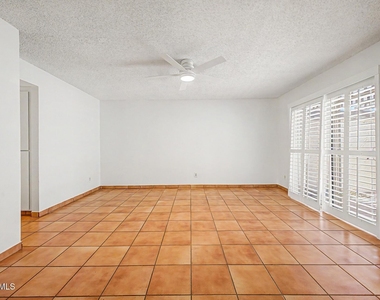 8689 E Roosevelt Circle - Photo Thumbnail 6