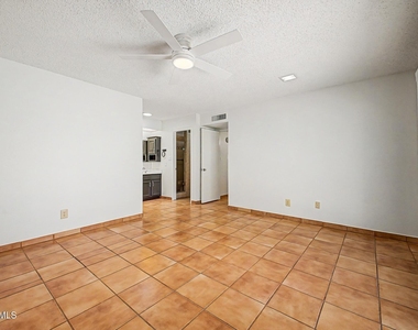 8689 E Roosevelt Circle - Photo Thumbnail 14